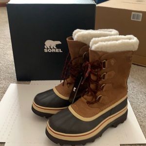 Sorel Velvet Tan Caribou Women’s boots Brand New in box!